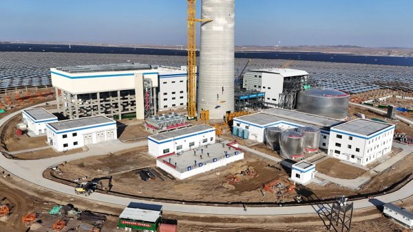 推出人工智能标志性产品30个