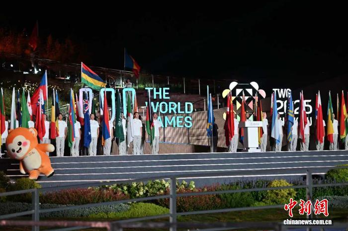 情谊相系的夜幕见证成都