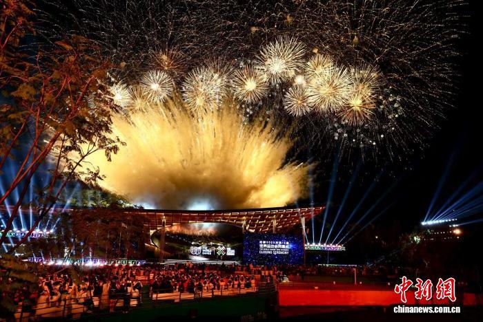 情谊相系的夜幕见证成都世运会闭幕式开启新程