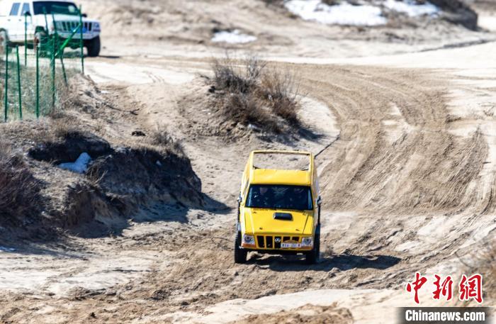 浑善达克沙地：一次始于越野轰鸣的全域旅游探