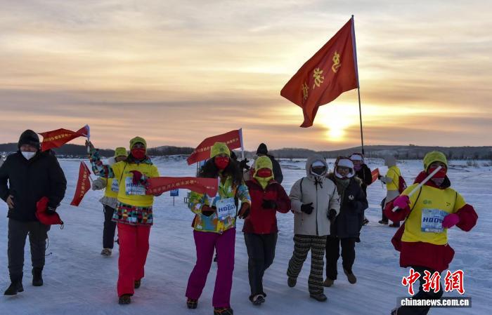 2026东极新年马拉松启幕 全球三大极点赛事首迎极