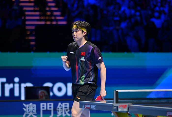 王楚钦逆转小勒布伦晋级八强 雨果力克户上隼辅