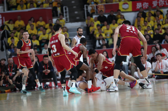 迪亚洛爆发率队大胜 北控末节反扑难挽颓势