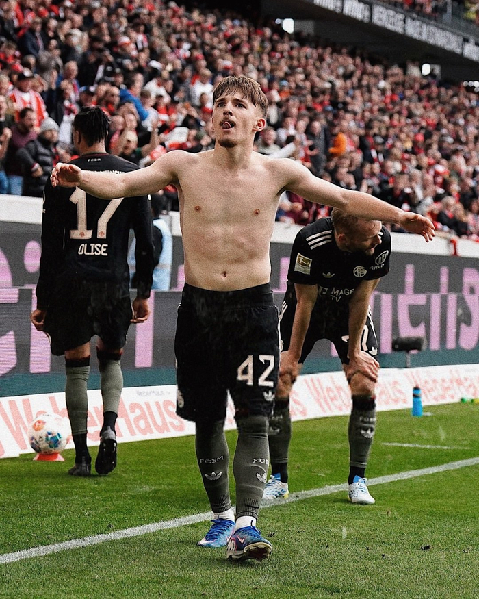 弗莱堡2-3拜仁慕尼黑：最后三分钟绝地反击创奇