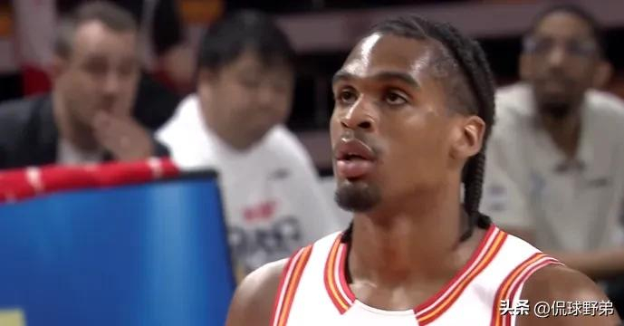 广州男篮主场不敌深圳男篮，季后赛席位悬而未