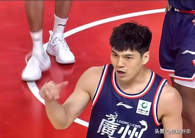 广州男篮主场不敌深圳男篮，季后赛席位悬而未