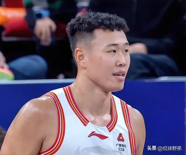 广州男篮主场不敌深圳男篮，季后赛席位悬而未