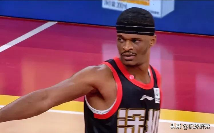 广州男篮主场不敌深圳男篮，季后赛席位悬而未